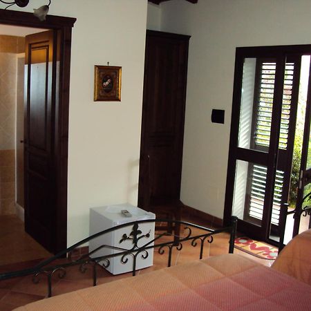 Agriturismo Il Pozzo Antico Mascali Exterior foto