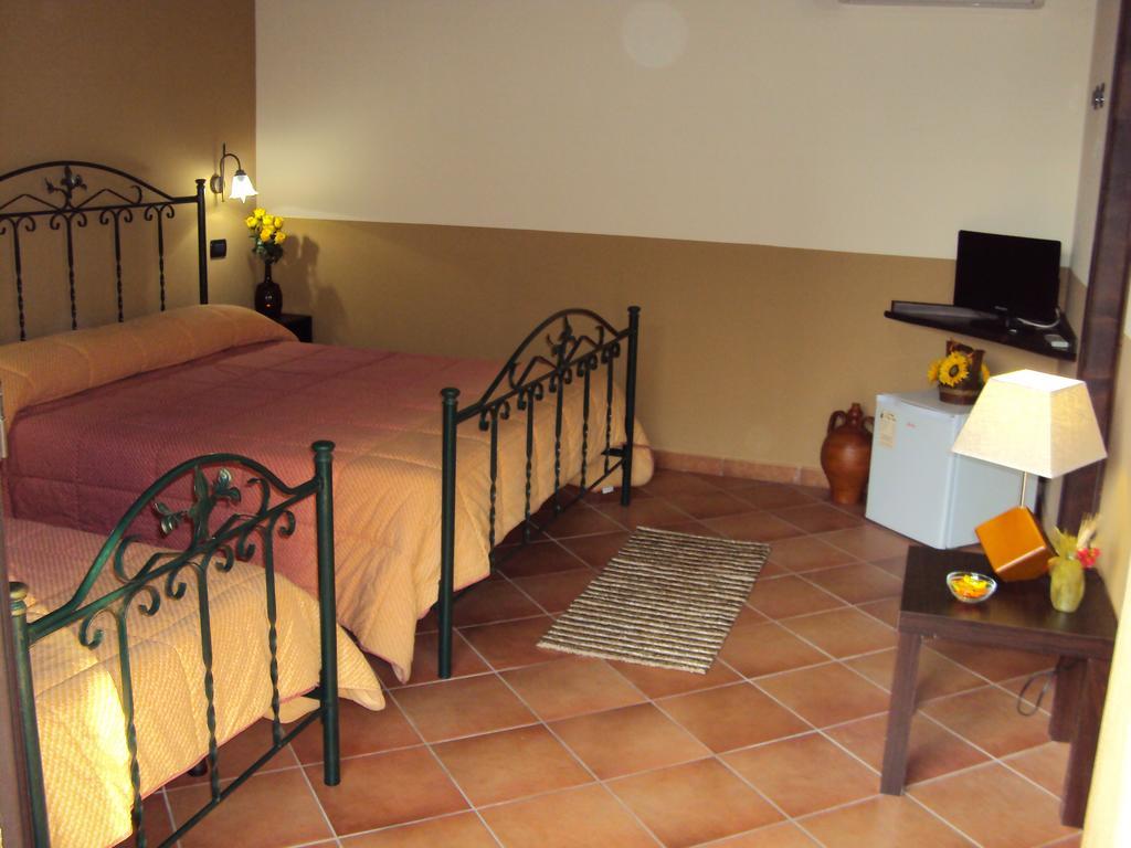 Agriturismo Il Pozzo Antico Mascali Exterior foto