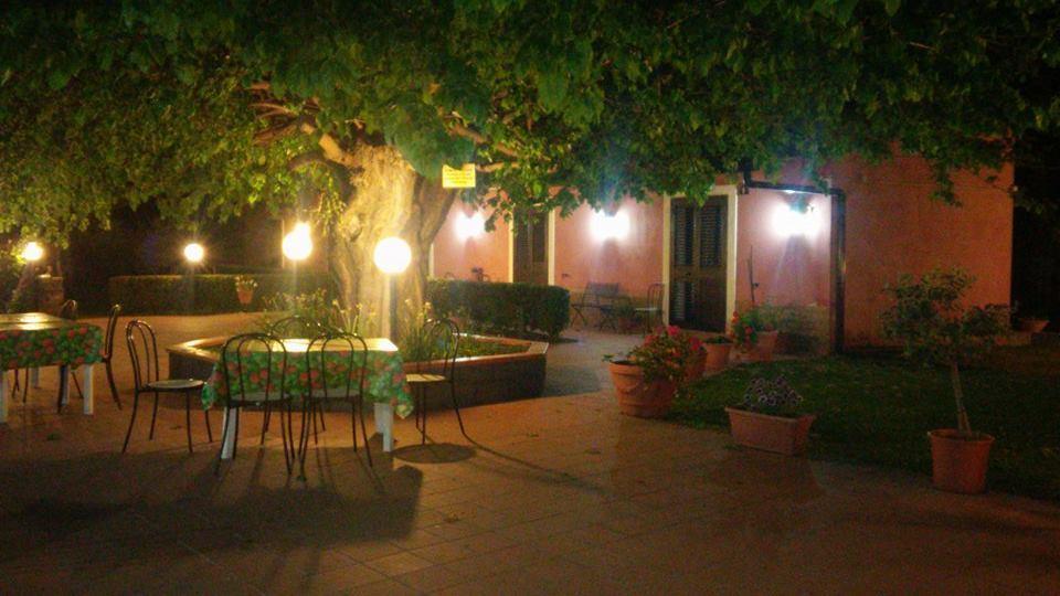 Agriturismo Il Pozzo Antico Mascali Exterior foto
