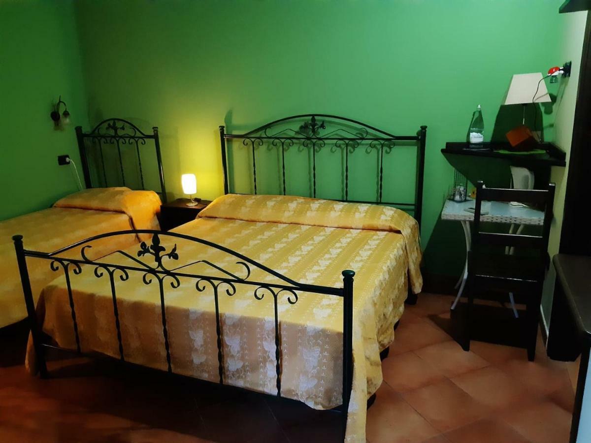 Agriturismo Il Pozzo Antico Mascali Exterior foto